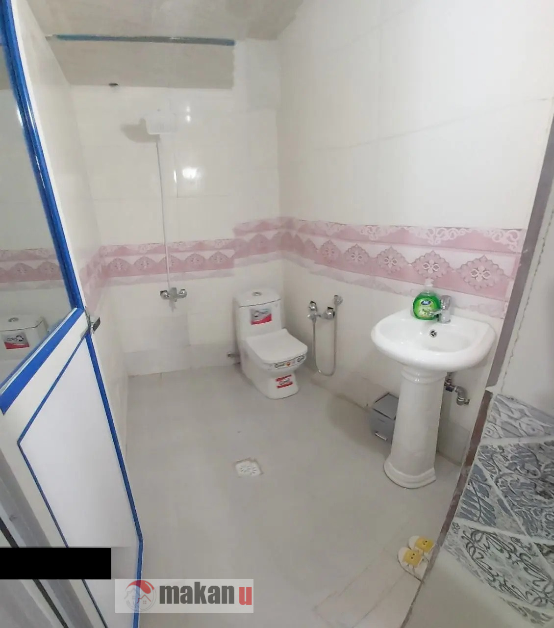 بوم گردی میوان کلات - اتاق بوکان