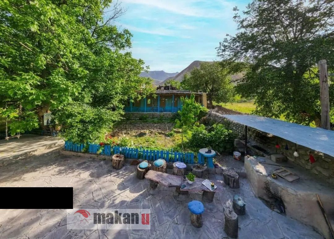 بوم گردی میوان کلات - اتاق بوکان